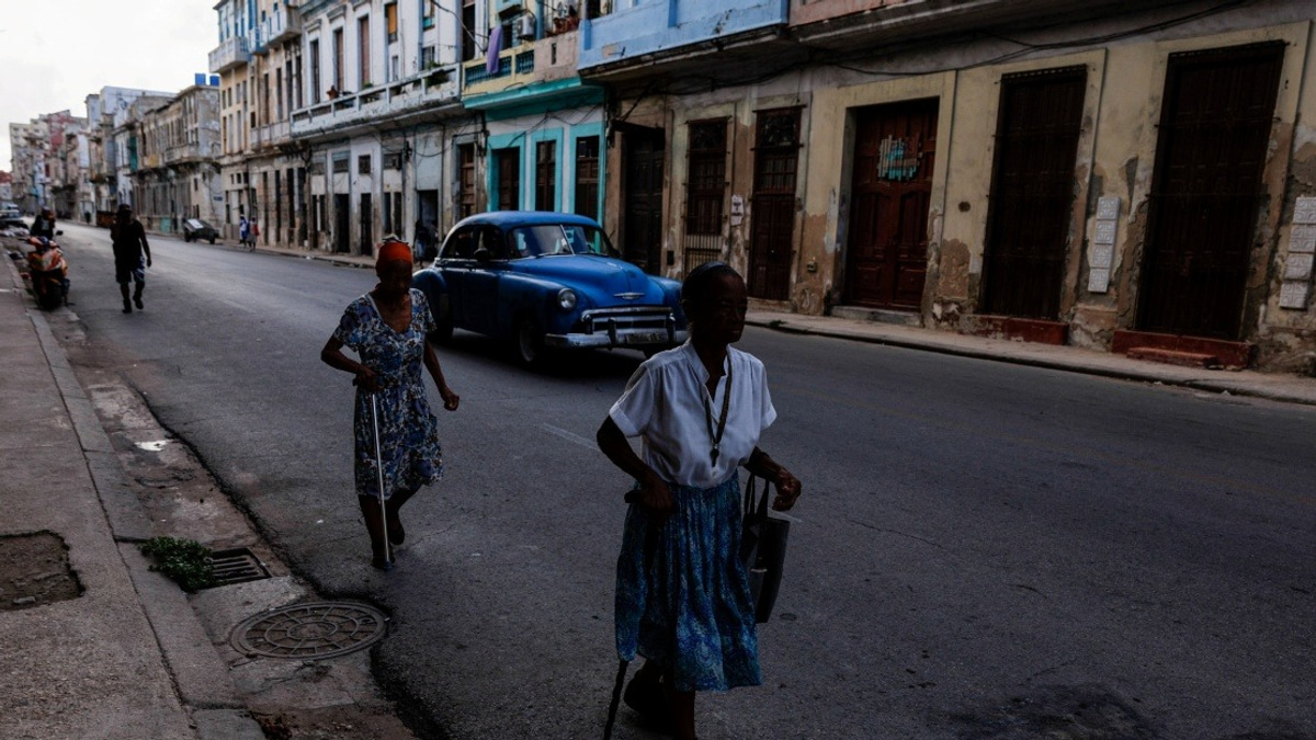 Cuban Leader Hits Back at Fresh US Sanctions, Drawing Cold War Parallels