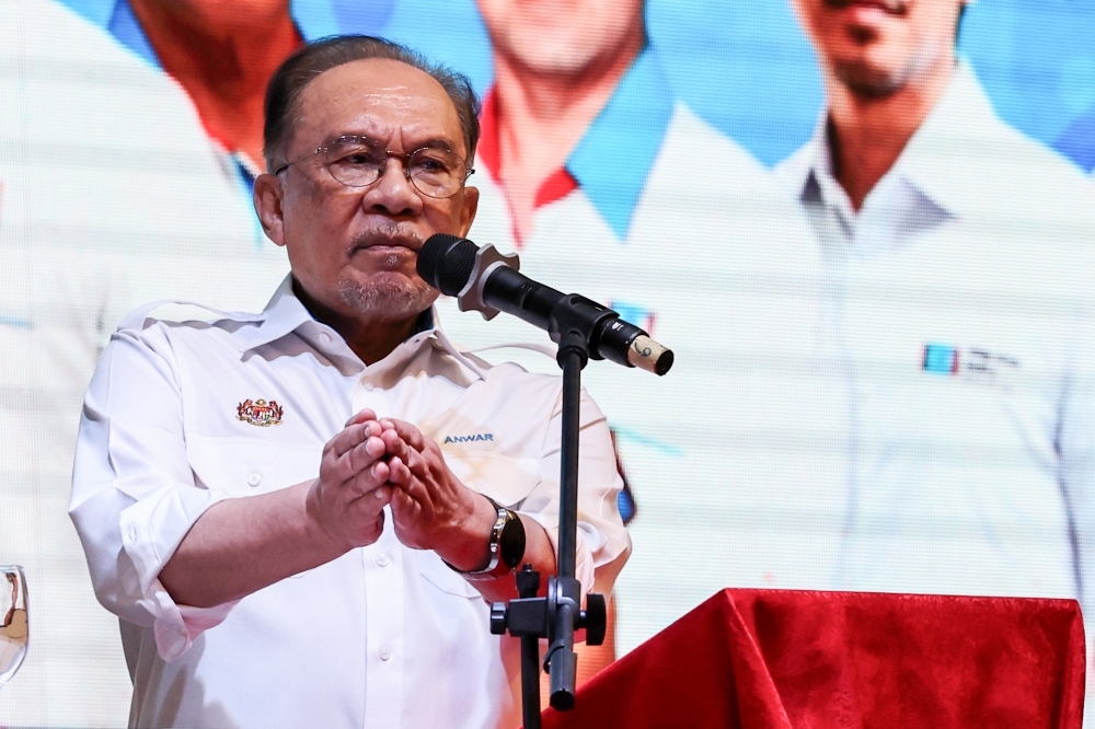 Anwar Highlights Scale of Tabung Haji Losses, Vows Accountability for Missing RM12 Billion