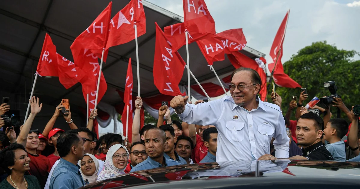 Anwar Urges Rivals to Respect Electoral Outcomes, Defends DAP Inclusion in Coalition