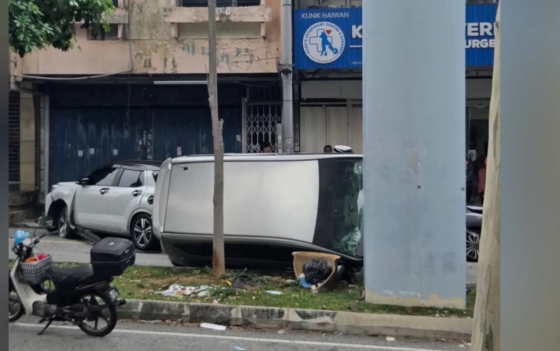 Driver Suffers Medical Episode, Collides With Six Parked Cars in Cheras