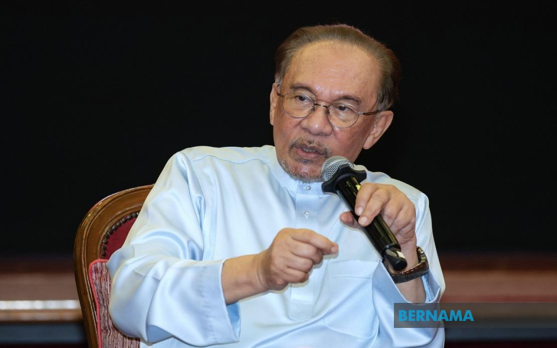 Anwar Escalates Felda Indonesia Crisis to Prabowo as Losses Near RM2.5 Billion