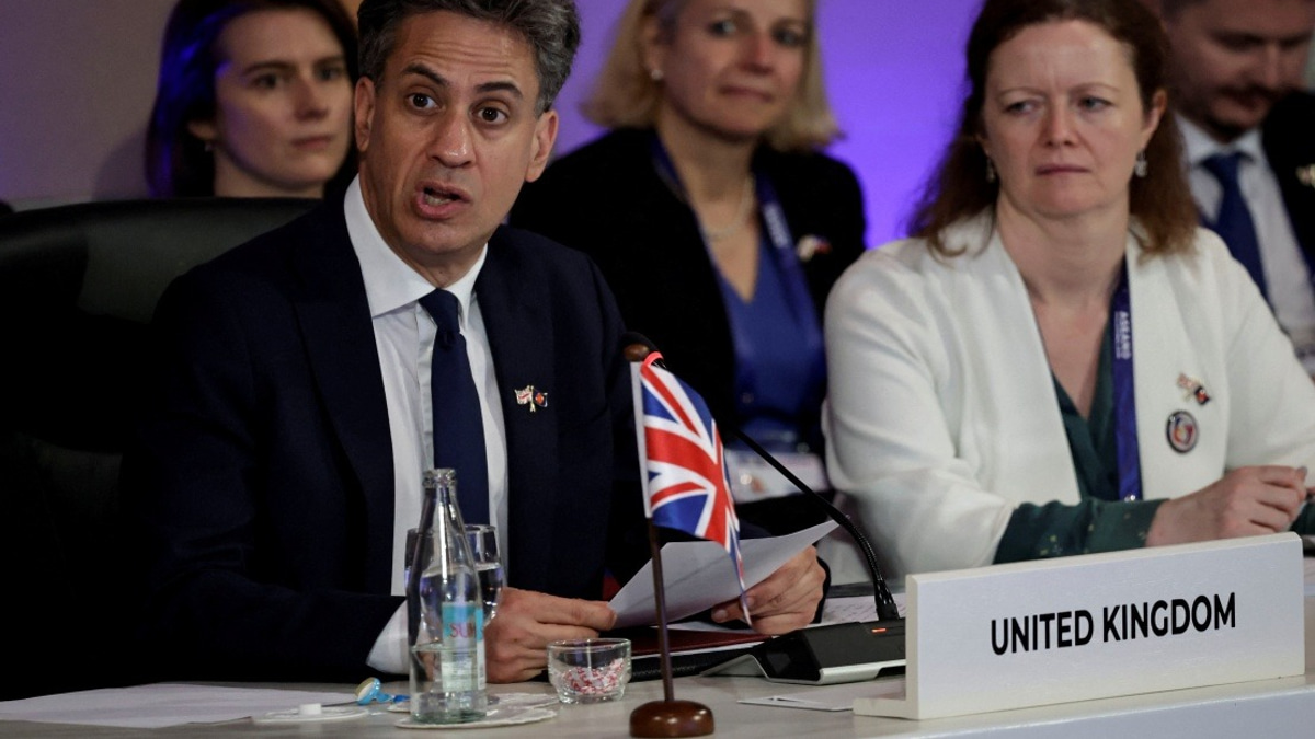 UK Foreign Secretary Ed Miliband Prioritises EU Relations on Inaugural European Tour