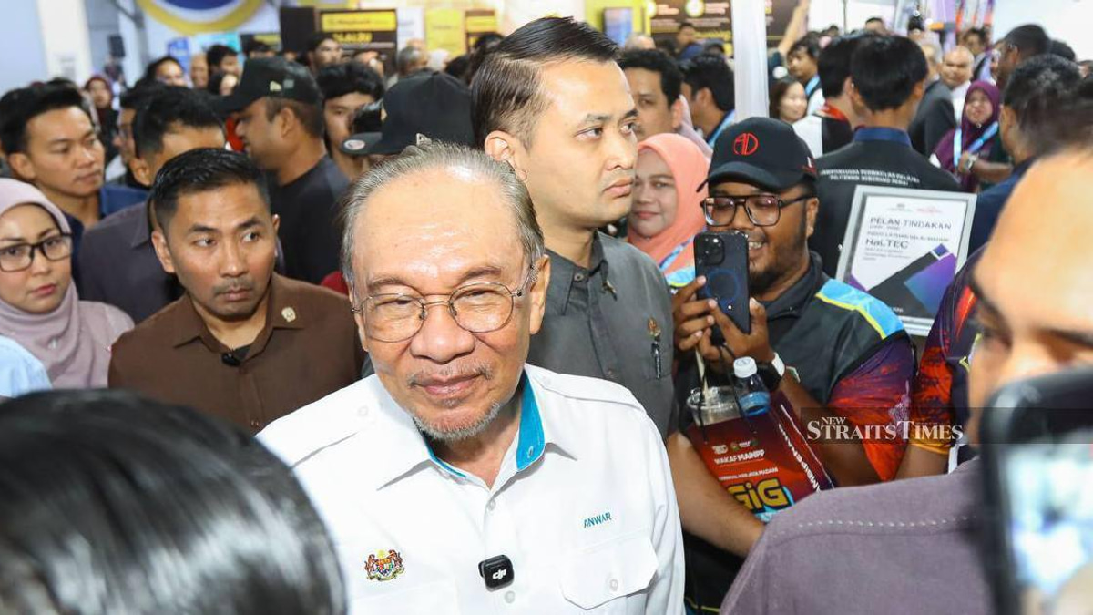 Anwar to Campaign in Negri Sembilan as Polls Tighten