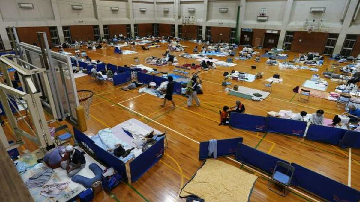 Japan's Kumamoto Prefecture Grapples with Ongoing Crisis as 8,000 Remain Displaced a Week After Devastating Earthquake