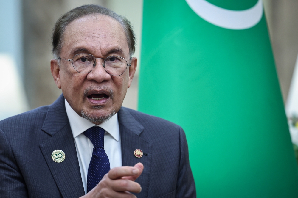 PM Anwar Pays Tribute to Late Scholar John L. Esposito as Bridge Between Islam and the West
