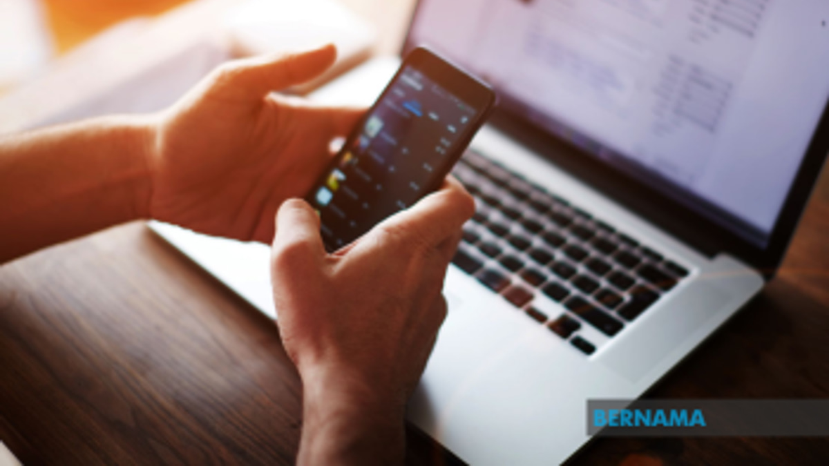 Malaysia's Digital Paradox: 98% Embrace Online Services Despite Rising Security Fears