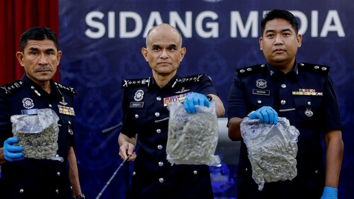 Police intercept RM19.8 million cannabis shipment at KLIA destined for Europe; seven held