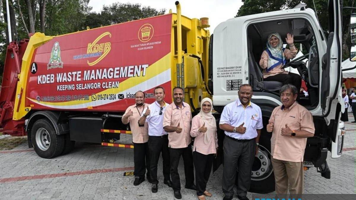 KDEB Waste Management Deploys 33 New Compactor Lorries for Hulu Selangor Municipal Council