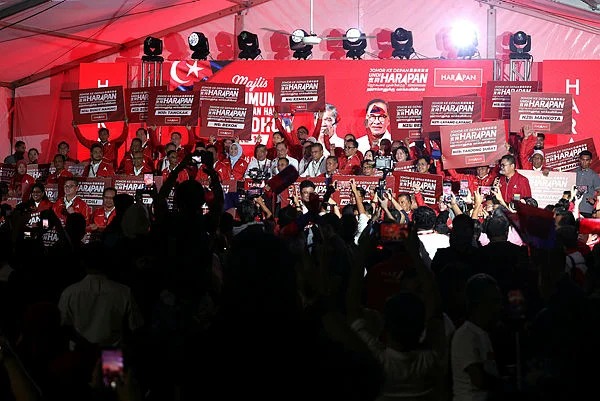Anwar Leads PH's Historic Unity Night in Johor: All 56 Candidates Named